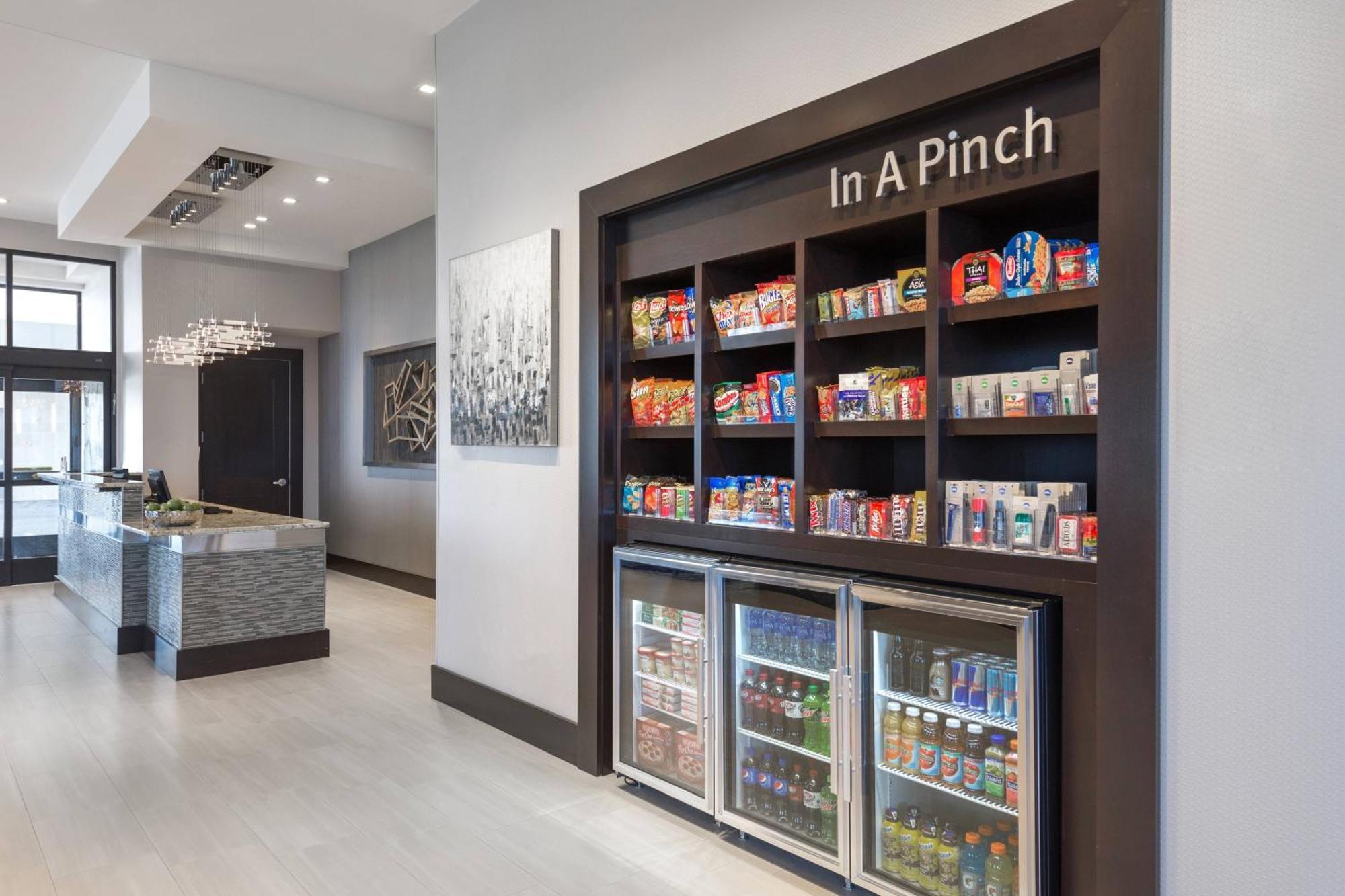 波士顿洛根机场/切尔西万豪广场套房酒店 外观 照片
